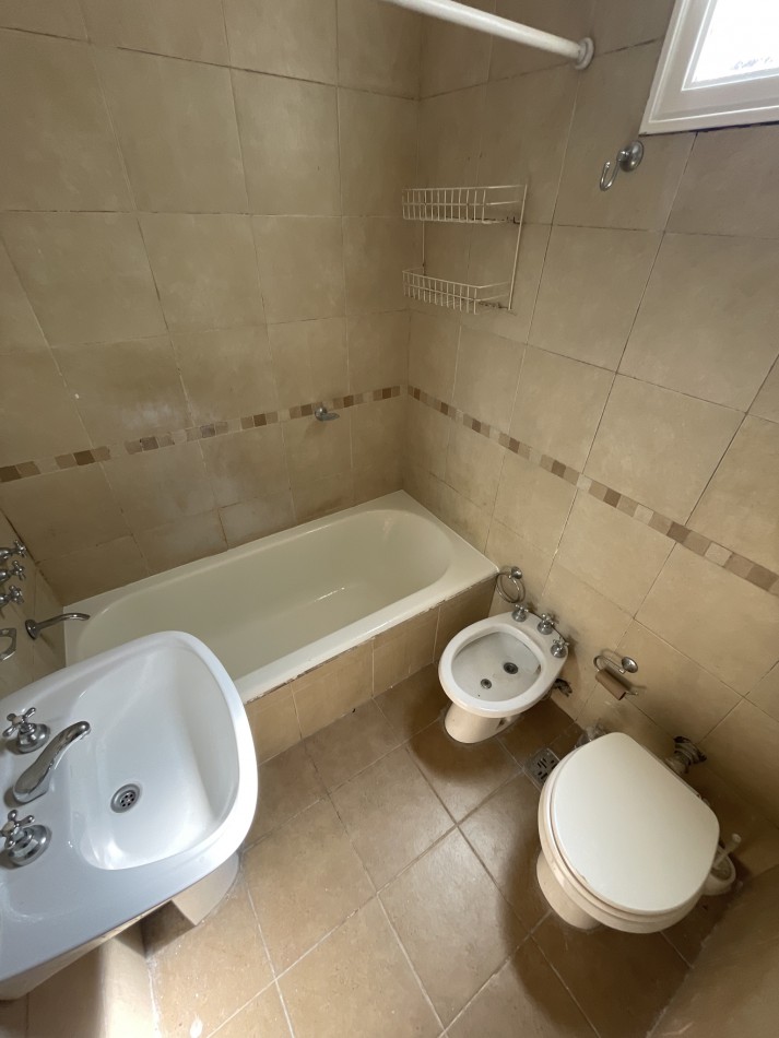 3 ambientes bajas expensas con balcon 