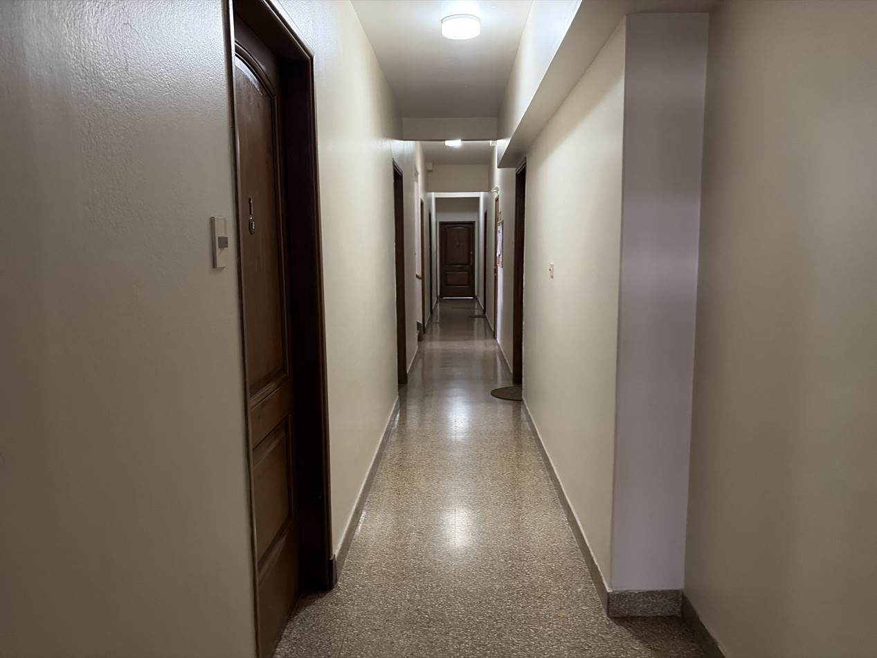 4 ambientes al frente con baño y cocina reciclados