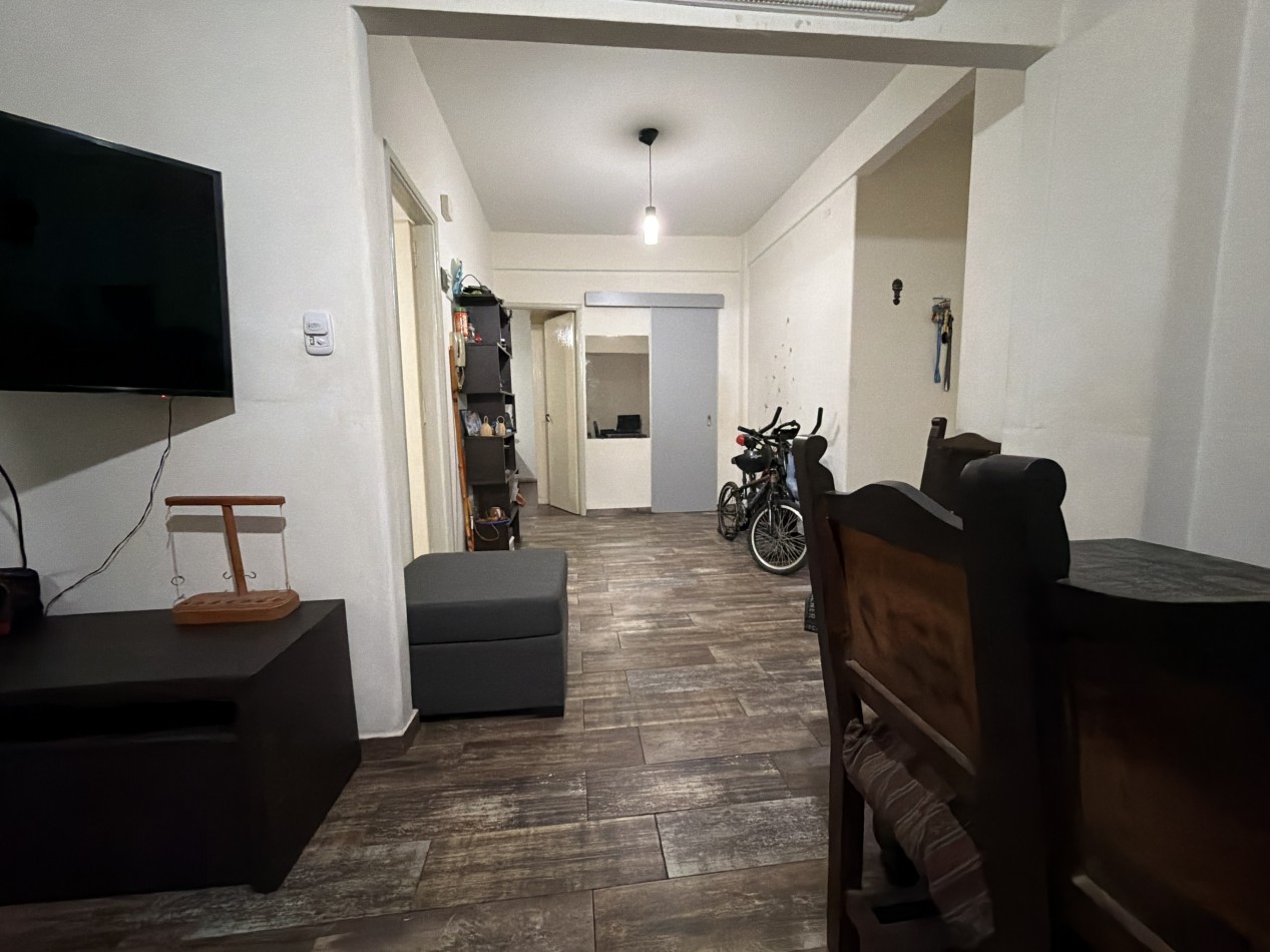 4 ambientes al frente con baño y cocina reciclados