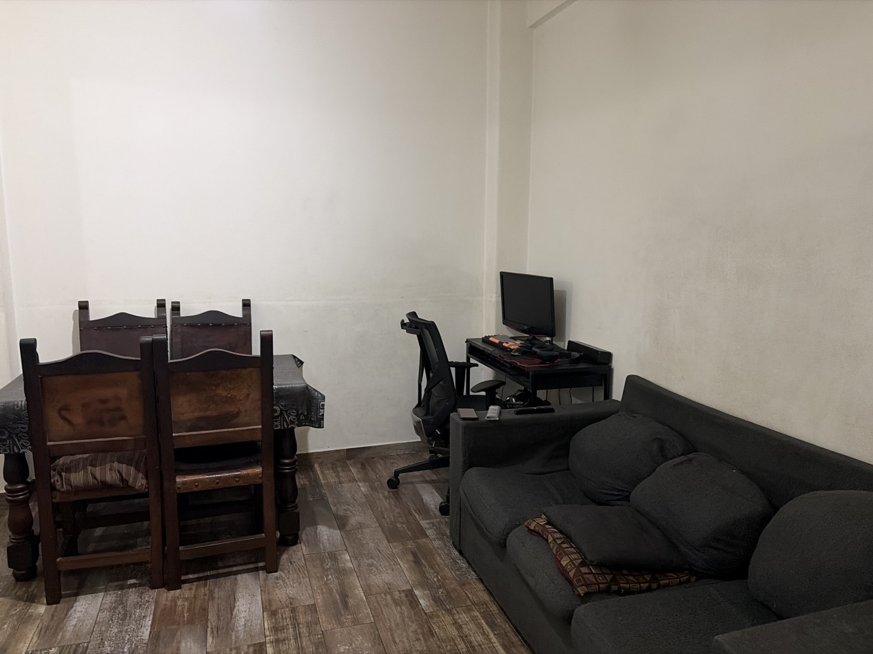 4 ambientes al frente con baño y cocina reciclados