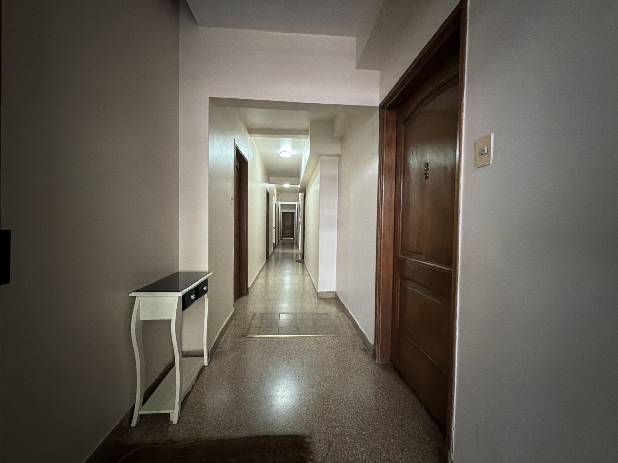 4 ambientes al frente con baño y cocina reciclados