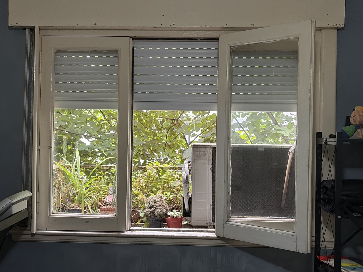 4 ambientes al frente con baño y cocina reciclados