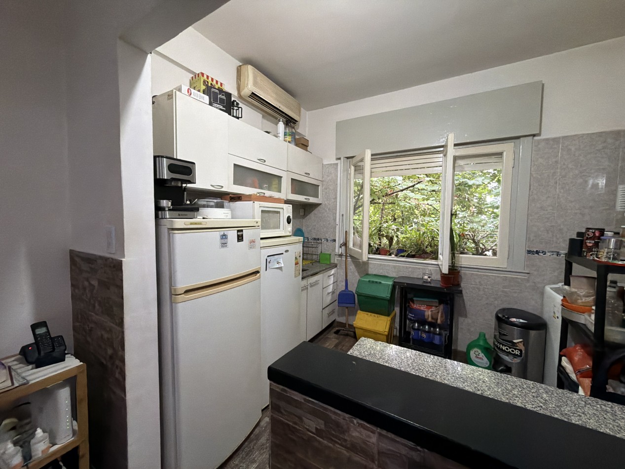 4 ambientes al frente con baño y cocina reciclados
