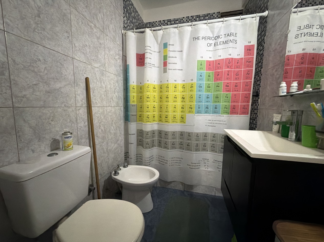 4 ambientes al frente con baño y cocina reciclados