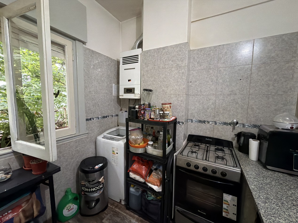 4 ambientes al frente con baño y cocina reciclados