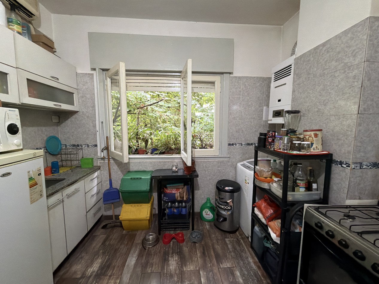 4 ambientes al frente con baño y cocina reciclados