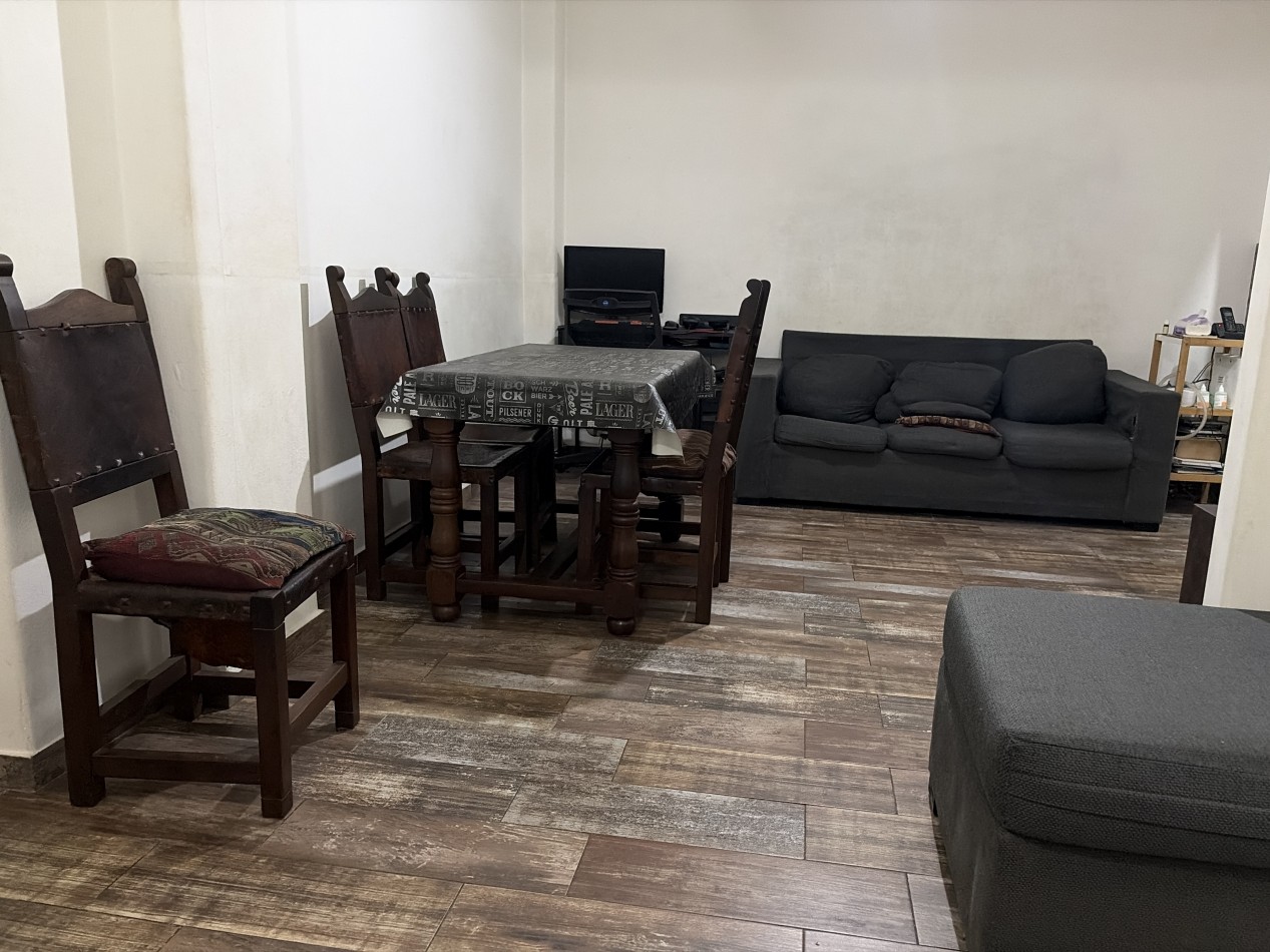 4 ambientes al frente con baño y cocina reciclados