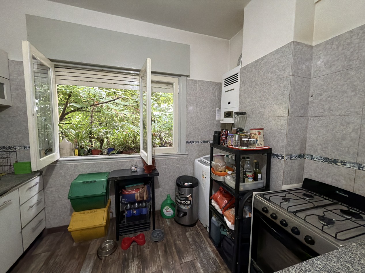 4 ambientes al frente con baño y cocina reciclados