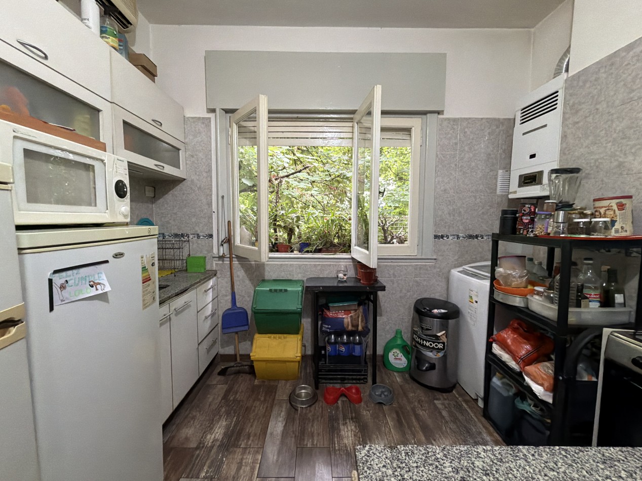 4 ambientes al frente con baño y cocina reciclados