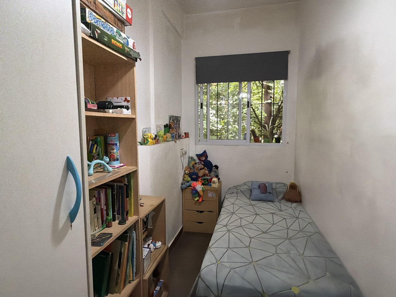 4 ambientes al frente con baño y cocina reciclados