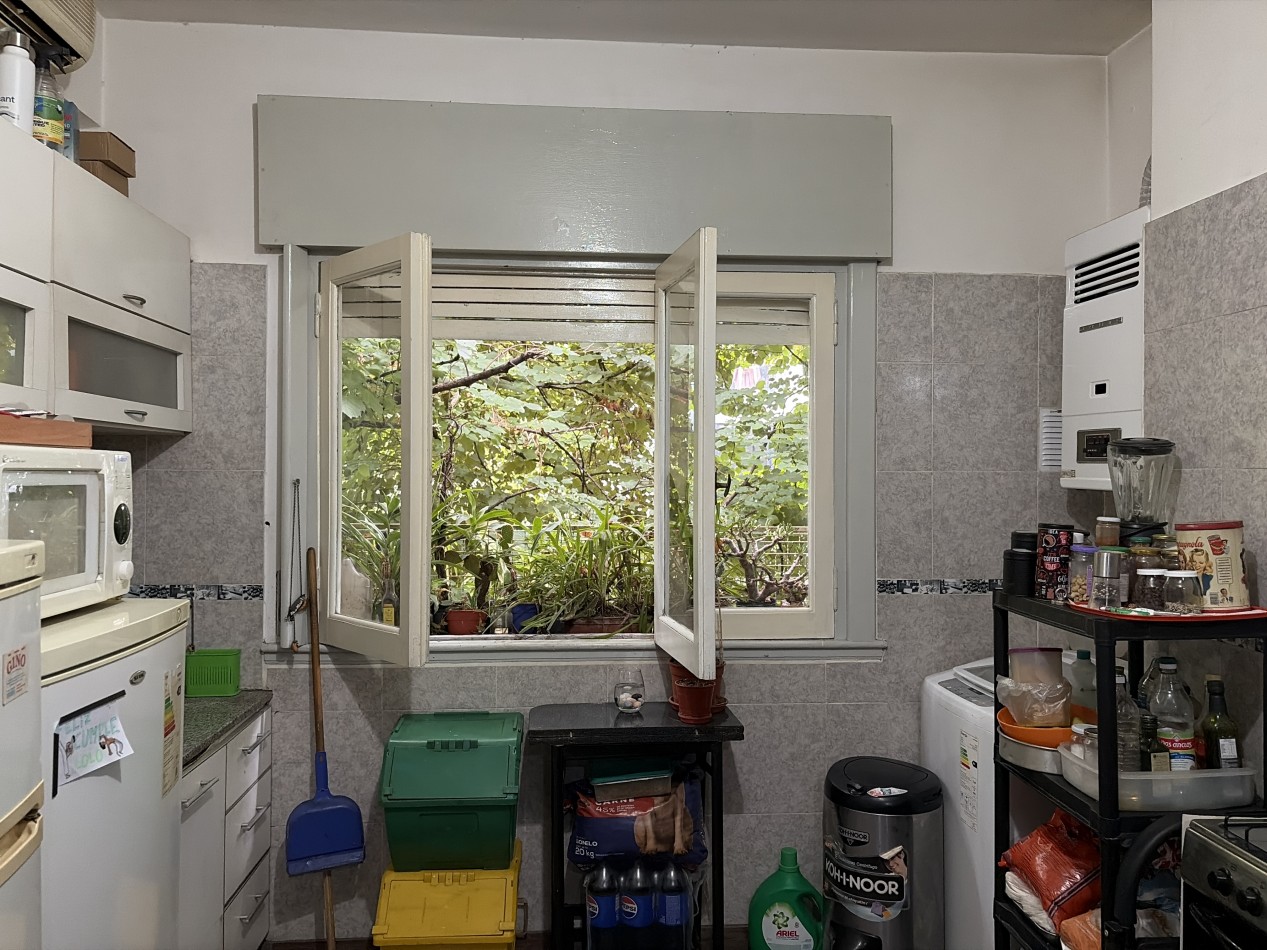 4 ambientes al frente con baño y cocina reciclados