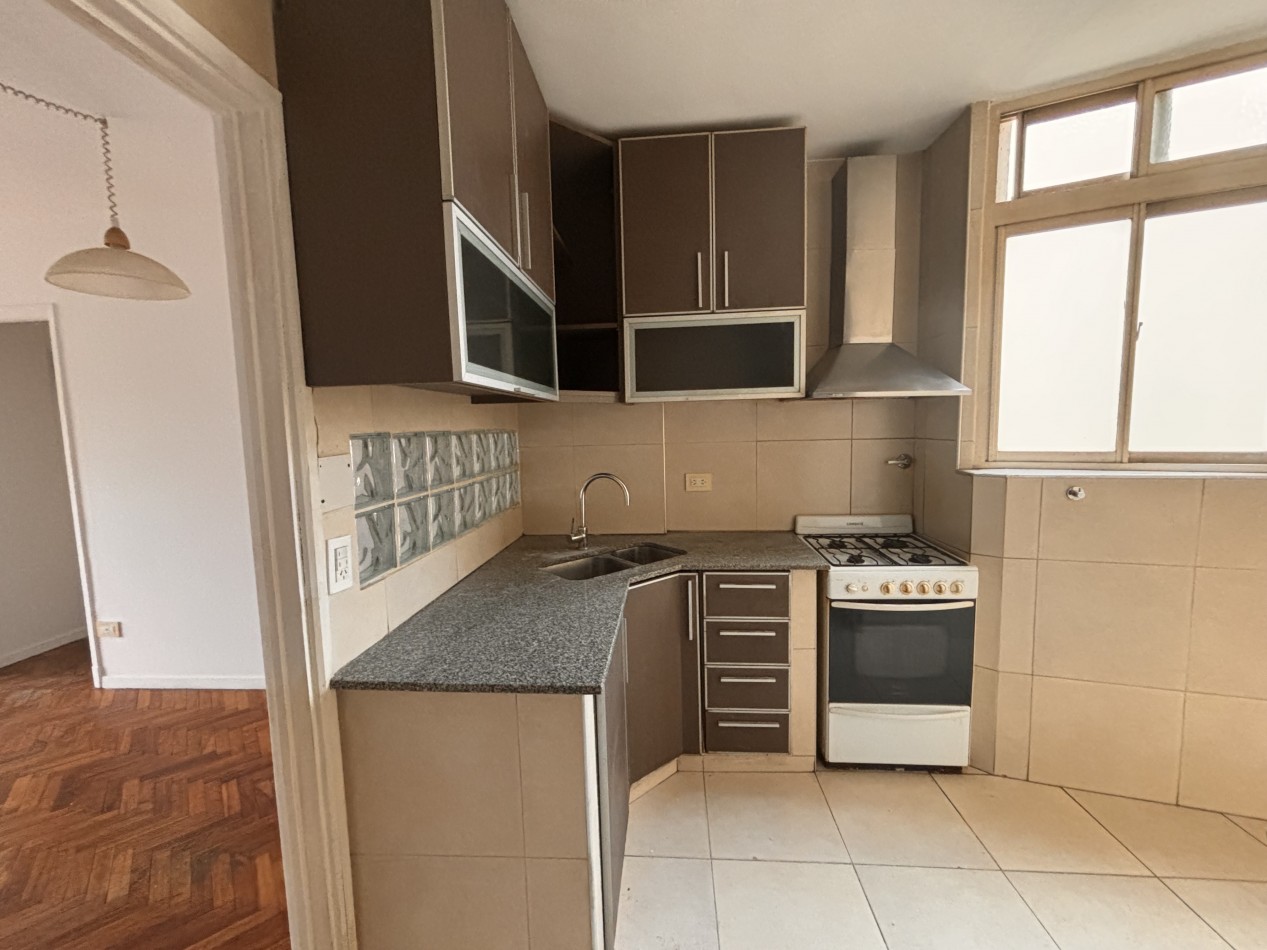 3 ambientes con balcon terraza luz y sol 