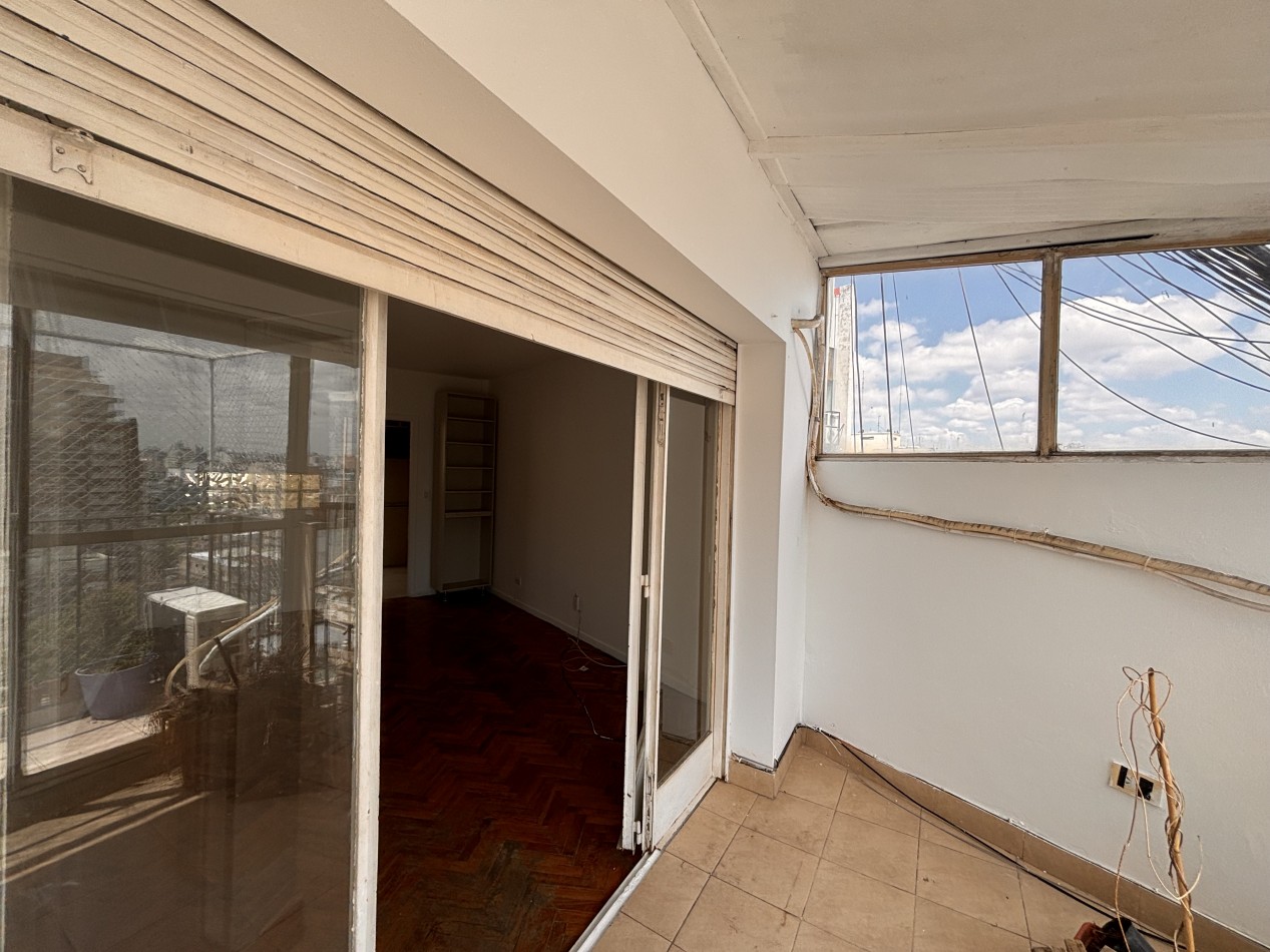 3 ambientes con balcon terraza luz y sol 