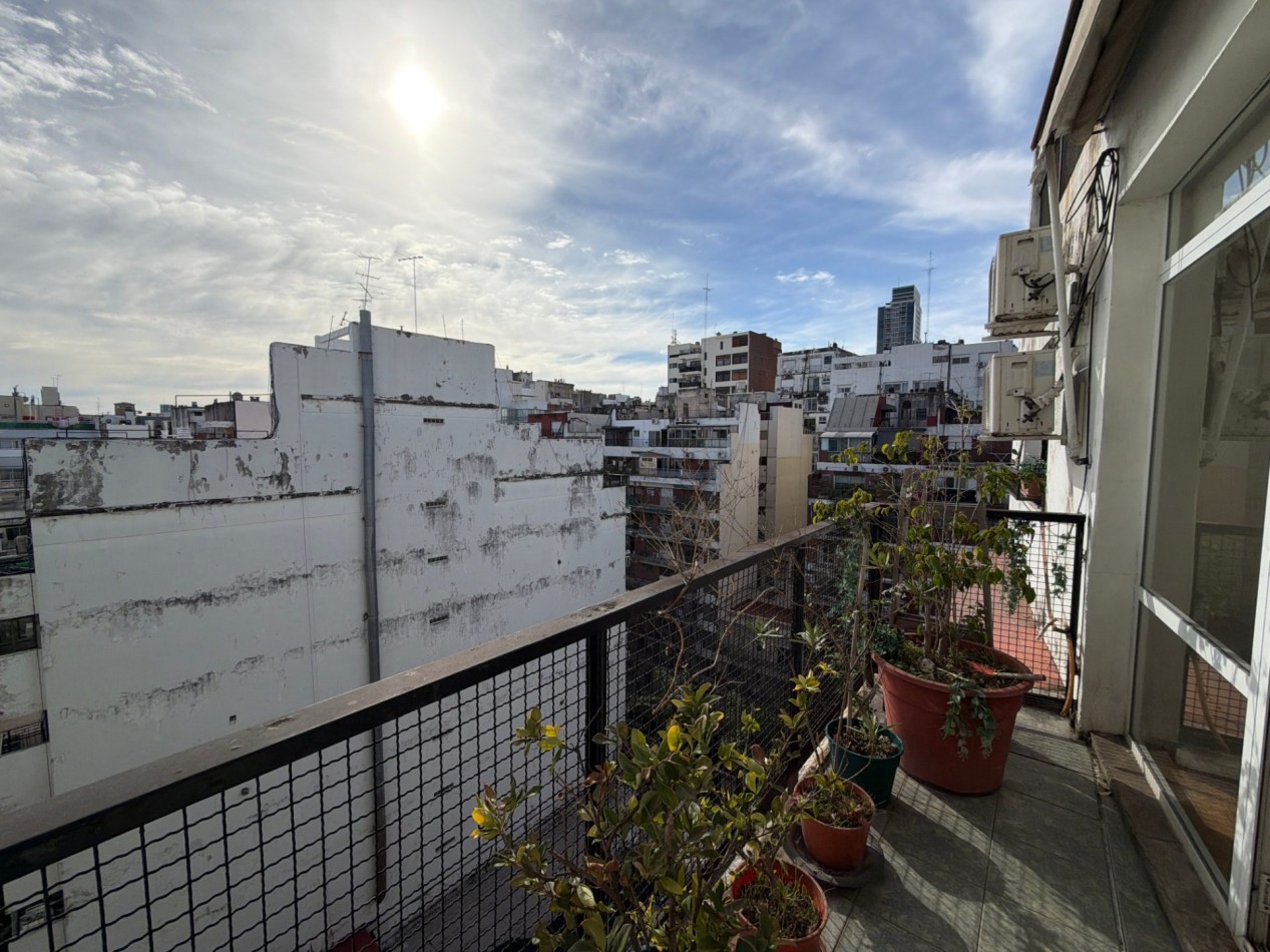 3 ambientes con balcon al contrafrente 