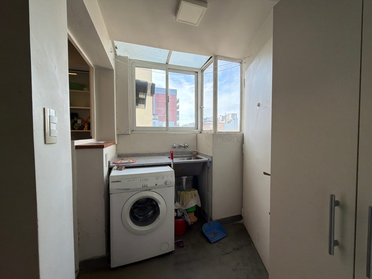3 ambientes con balcon al contrafrente 