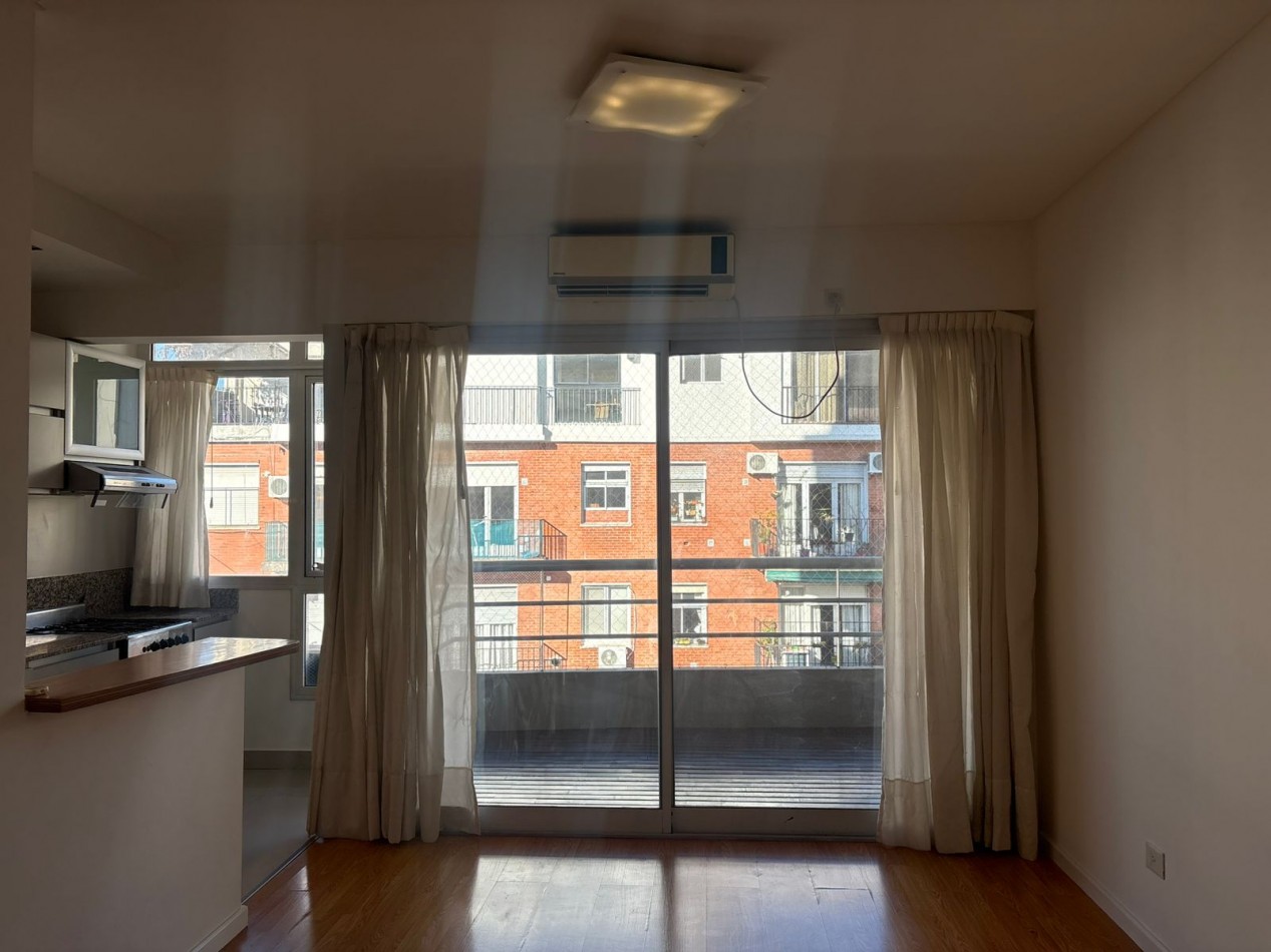 2 ambientes con balcon baño y toilette 