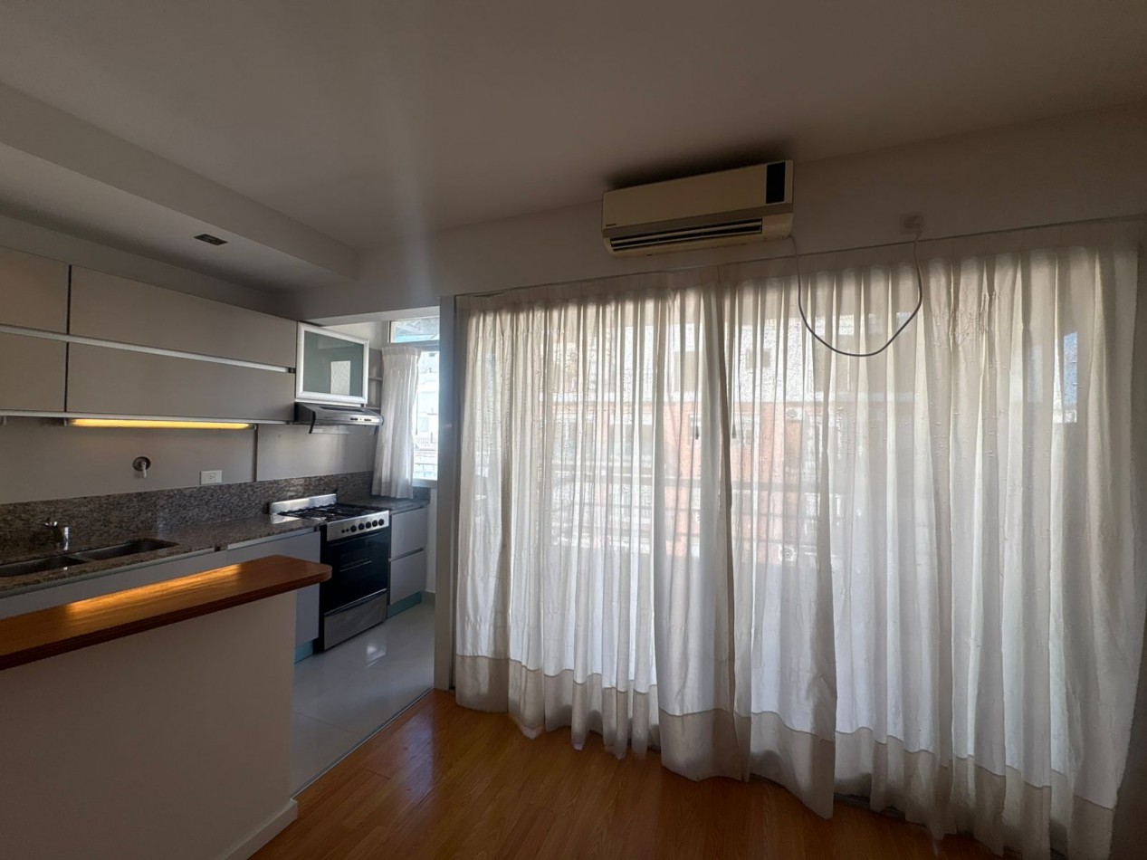 2 ambientes con balcon baño y toilette 
