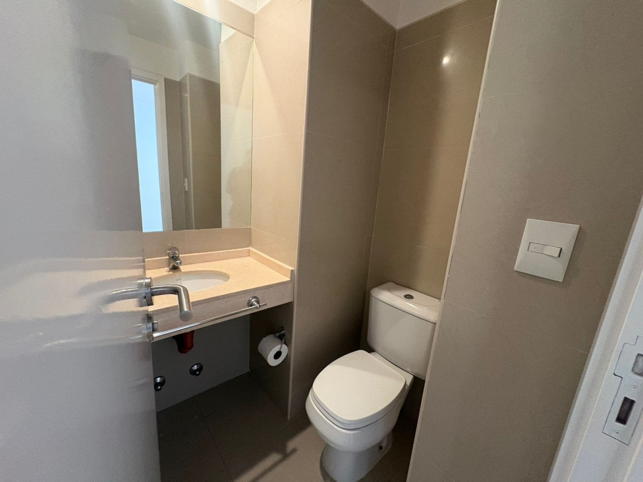 2 ambientes con balcon baño y toilette 