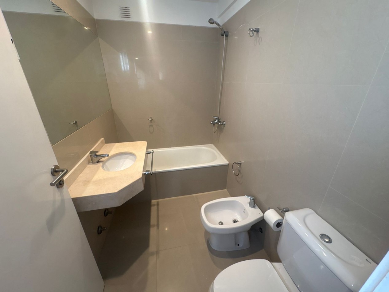 2 ambientes con balcon baño y toilette 