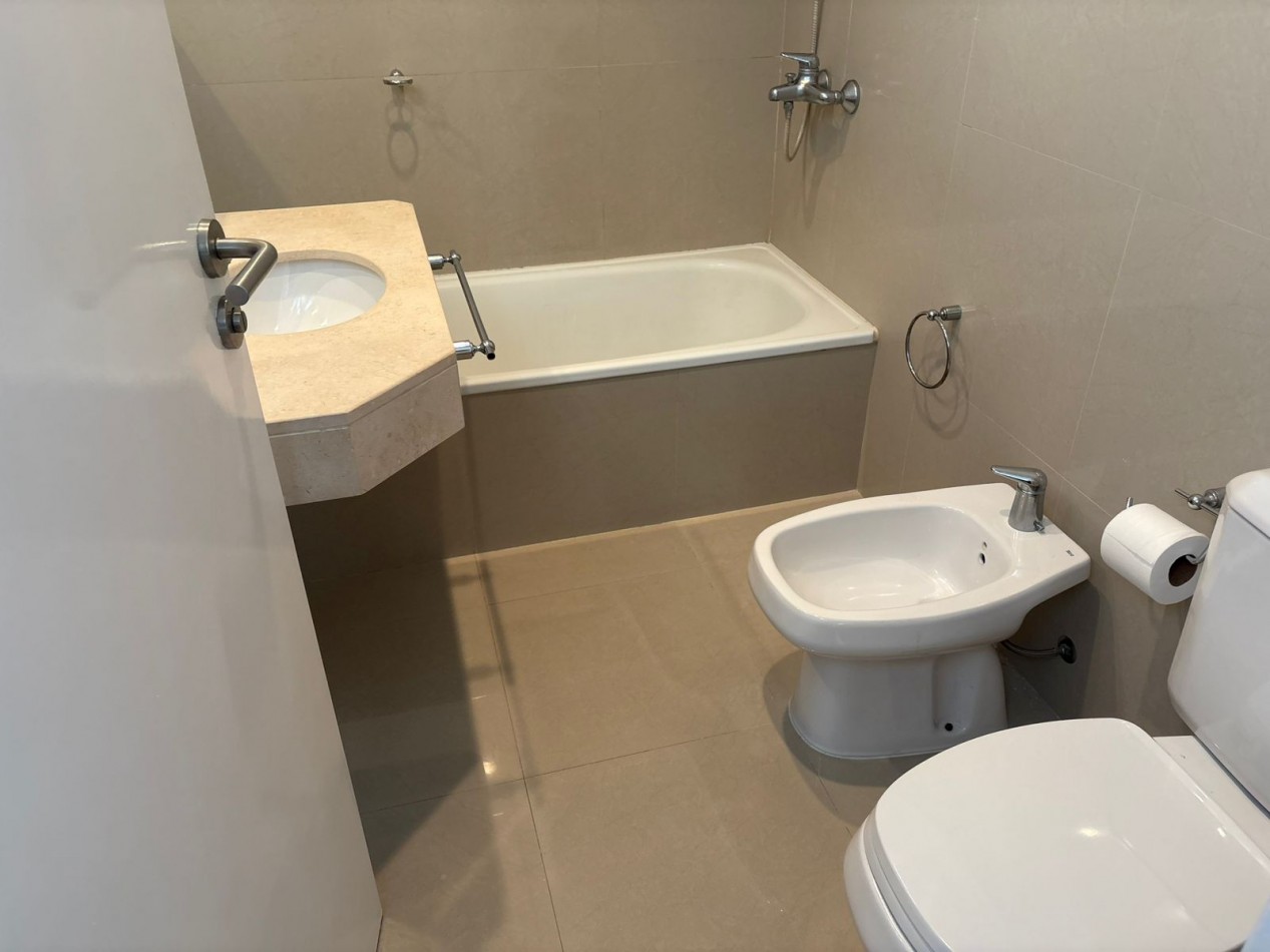 2 ambientes con balcon baño y toilette 