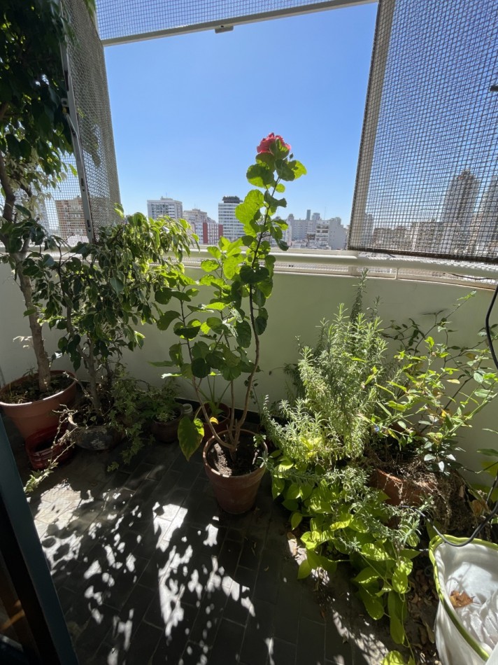 excelente 3 ambientes vista abierta con balcon