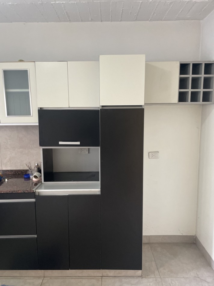 PH tipo casa sin expensas de 4 ambientes destino comercial o profesional.
