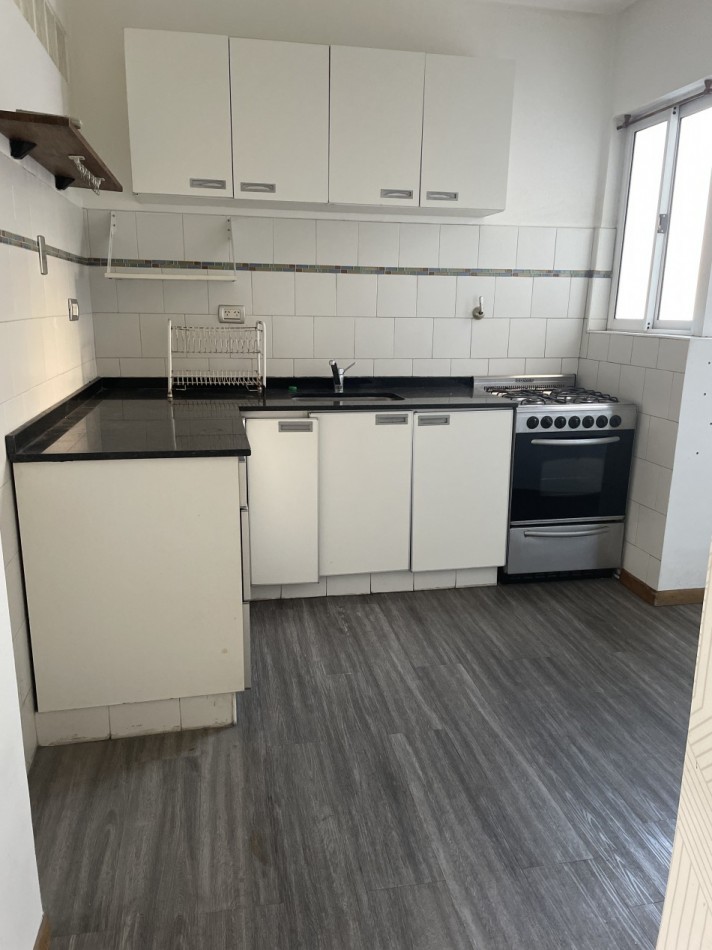 3 ambientes con balcon terraza al frente
