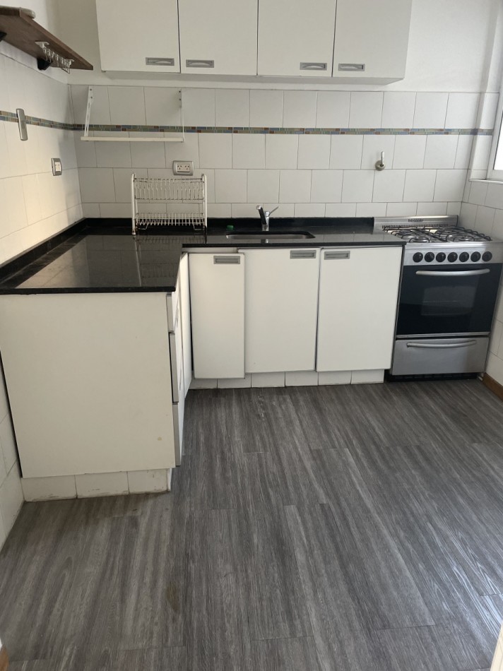 3 ambientes con balcon terraza al frente
