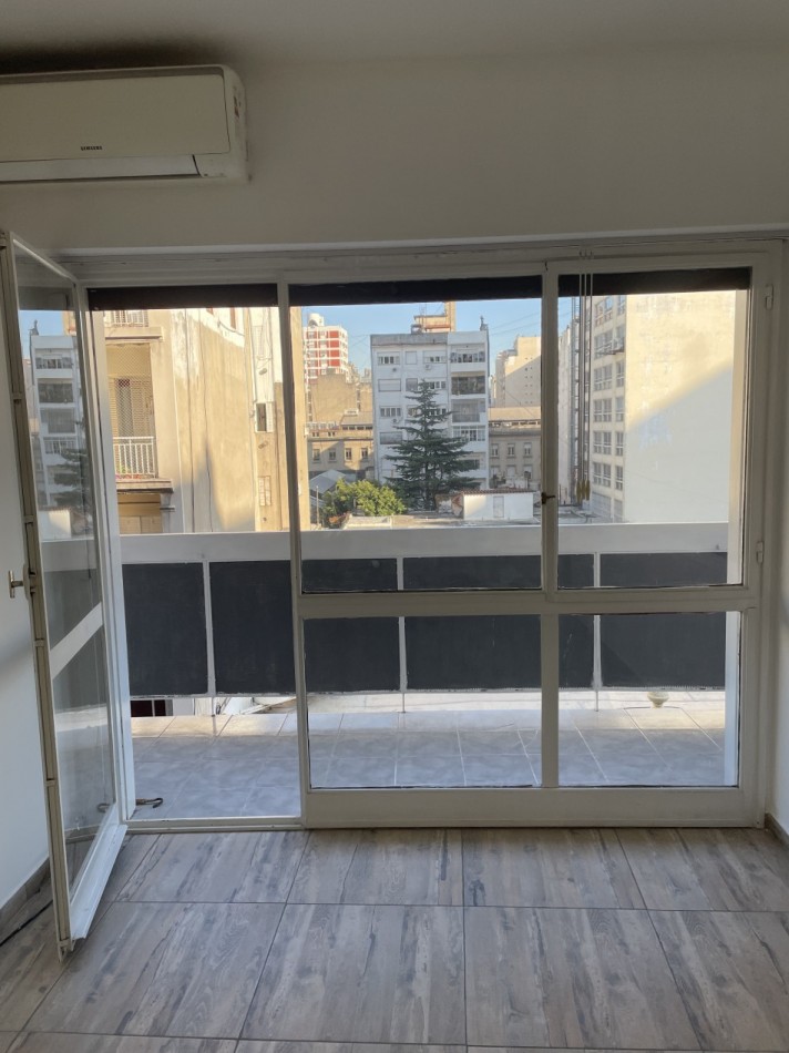 2 AMBIENTES AL FRENTE CON BALCON