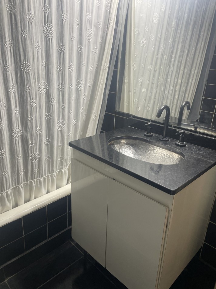 Amplio y comodo 3 ambientes con dependencia al frente