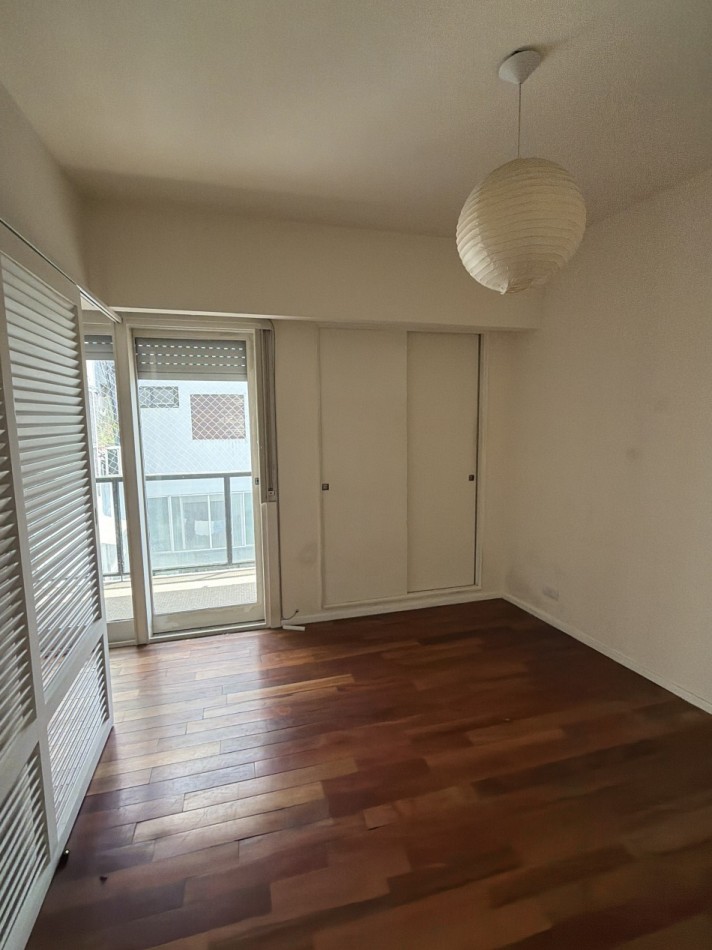 2 ambientes con balcon muy luminosos 