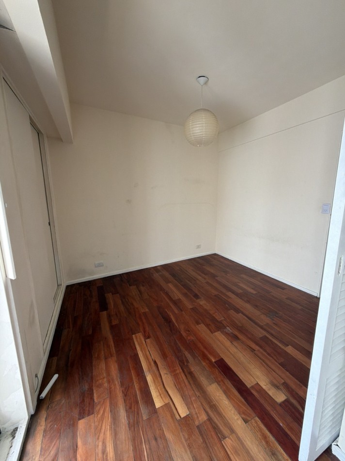 2 ambientes con balcon muy luminosos 