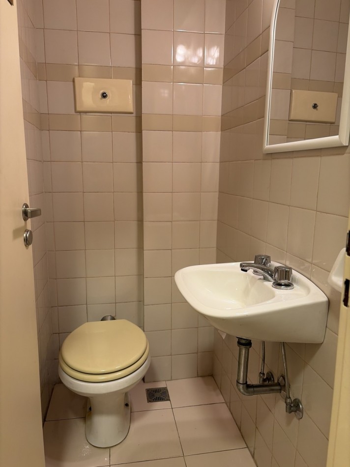 Hermosa y muy funcional oficina en venta 