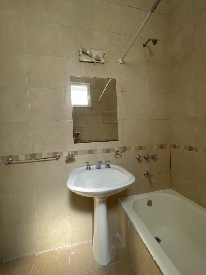 3 ambientes bajas expensas con balcon 