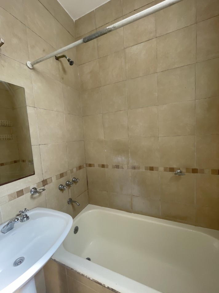 3 ambientes bajas expensas con balcon 