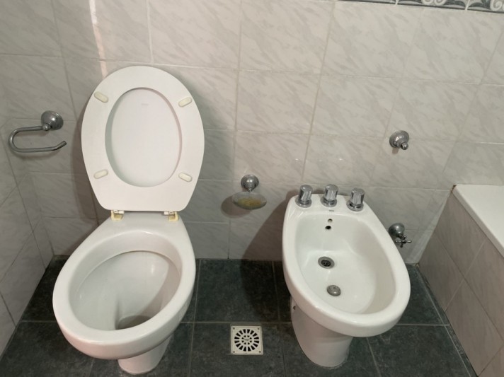 Luminoso y amplio 2 ambientes al contrafrente 