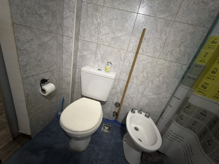 4 ambientes al frente con baño y cocina reciclados