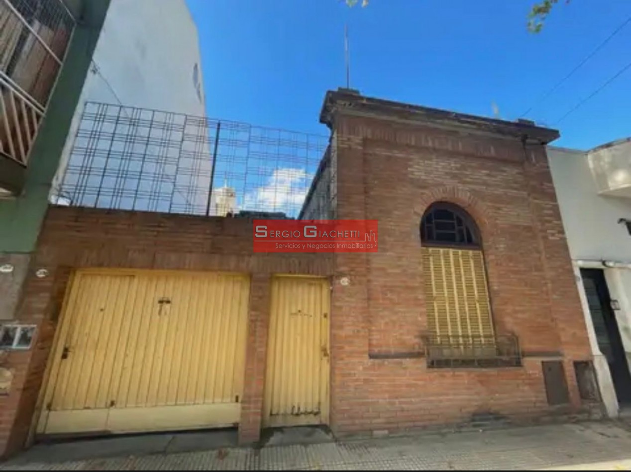 Terreno con dos casas a demoler; 273 m2 totales