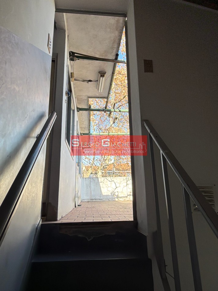 PH de 3 ambientes mas quincho al frente con balcon 