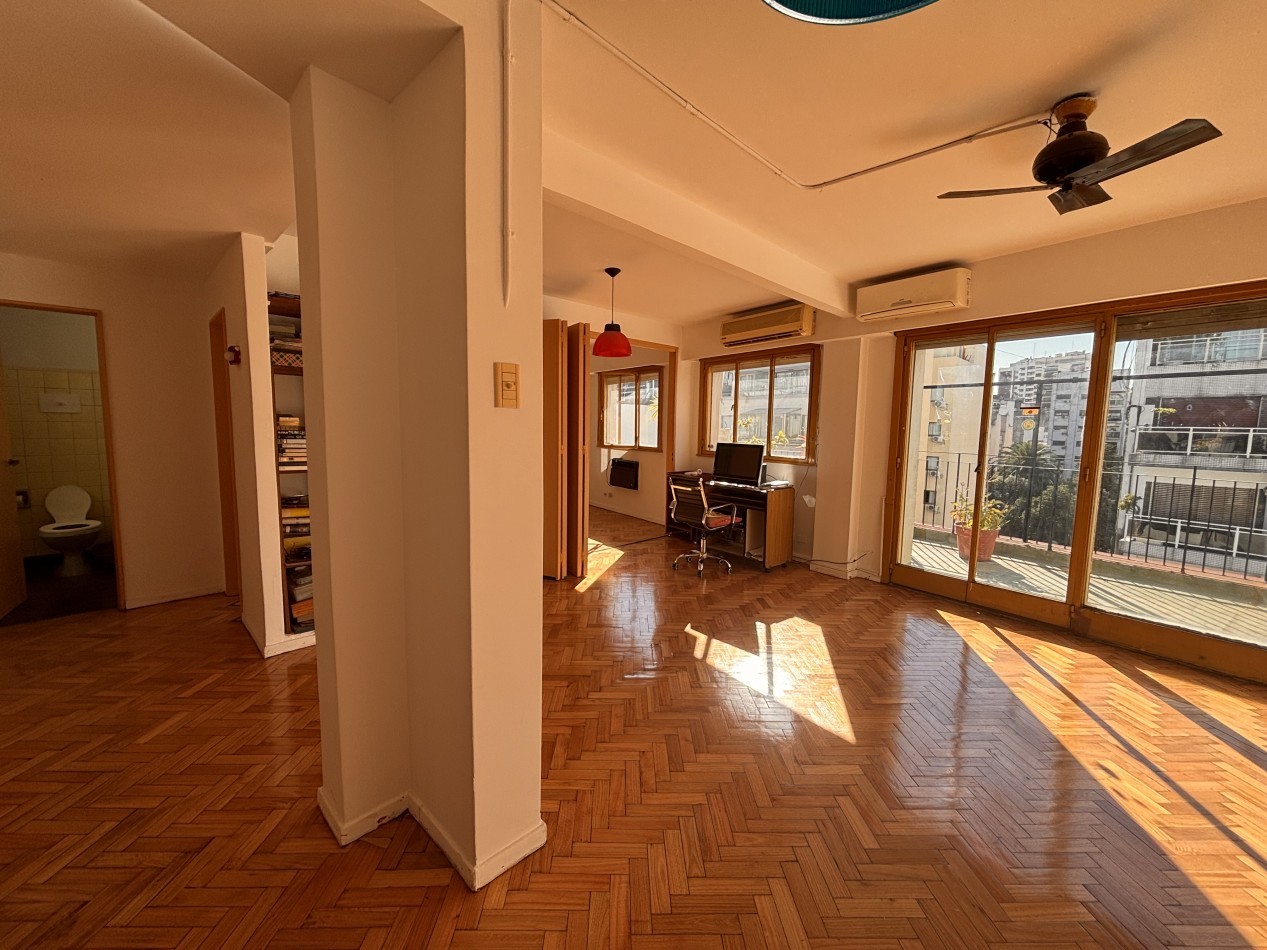 3 ambientes al frente con balcon terraza.