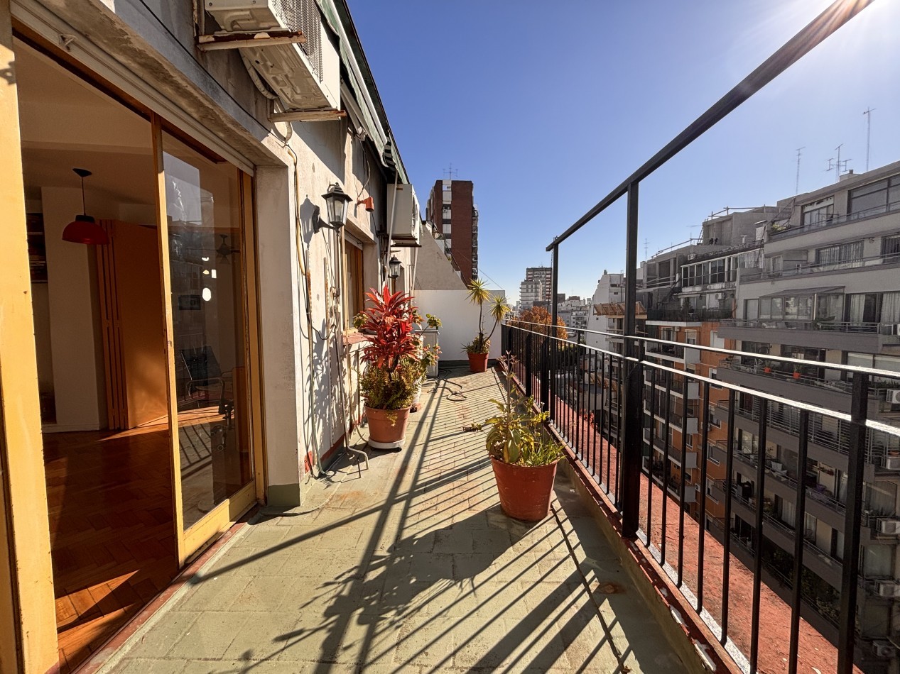 3 ambientes al frente con balcon terraza.