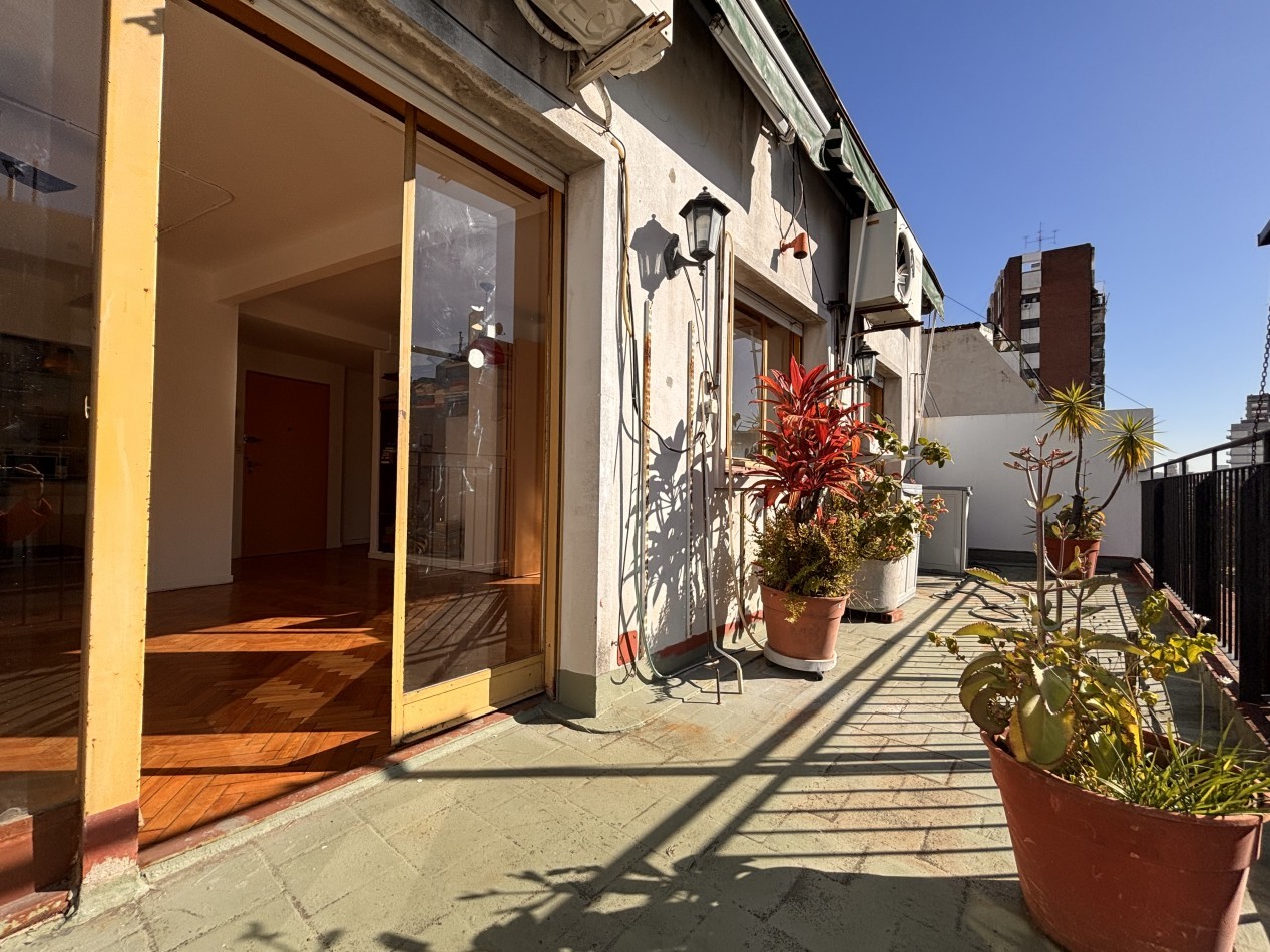 3 ambientes al frente con balcon terraza.