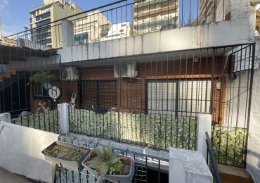 PH tipo casa sin expensas de 4 ambientes destino comercial o profesional.