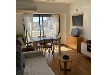 Excelente tres ambientes con vista abierta y balcon