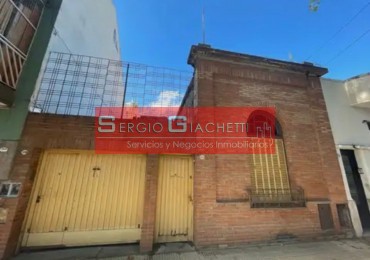 Terreno con dos casas a demoler; 273 m2 totales
